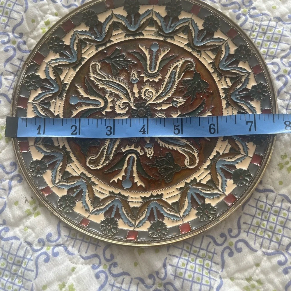 Heavy ornate plate to hang or display - Picture 4 of 6
